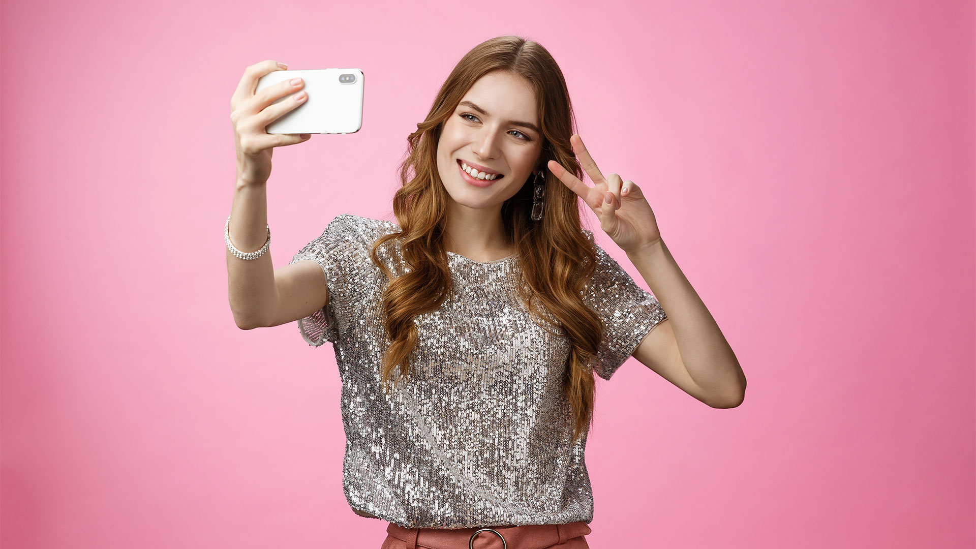 A estética do nariz no mundo digital: Filtros, selfies e padrões irreais